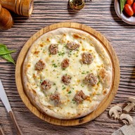 กุสโตโซ่ พิซซ่า หน้าราชภัฏนครราชสีมา