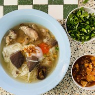 ก๋วยจั๊บแม่กุ้ง