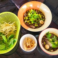 เมนูของร้าน ป.ประทีป ก๋วยเตี๋ยวเรือ ด่านขุนทด