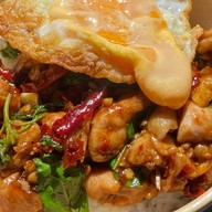 กระเพราพริกแห้ง ครัวบ้านเปิ้ล