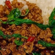 ครัวคุณต้อยกระเพรา🌶️พริกแห้งโบราน🍲🍱🥘 บ้านเอื้อสะพานขาวตึก 63 ห้อง 09เฟสเก่านะคะ