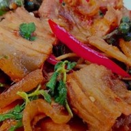 ครัวคุณต้อยกระเพรา🌶️พริกแห้งโบราน🍲🍱🥘 บ้านเอื้อสะพานขาวตึก 63 ห้อง 09เฟสเก่านะคะ