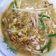 เมนูของร้าน หอมดีหมี่เกี๊ยว ป้อมปราบศัตรูพ่าย (Pom Prap Sattru Phai)