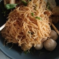 เมนูของร้าน หมี่คลุกเจ๊เกียง ตลาดรังสิต