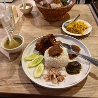 เมนูของร้าน Feel Thailand ประตูน้ำ