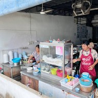 เมนูของร้าน ก๋วยเตี๋ยวลูกชิ้นปลานายหอย