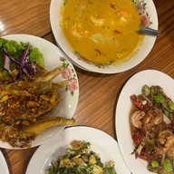 เมนูของร้าน แกงเหลือง (จันทน์หอม) สาขาพรอมานาด