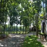 เรย์ คาเฟ่ มวกเหล็ก