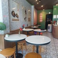 บรรยากาศ ฟ้าโรจน์ ก๋วยเตี๋ยวเนื้อ สเต็ก พุทธมณฑลสาย 2