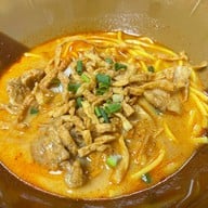 น้ำเงี้ยวป้าสุข ก๋วยเตี๋ยว 12 ปันนา สีลม