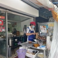 น้ำเงี้ยวป้าสุข ก๋วยเตี๋ยว 12 ปันนา สีลม