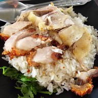 ข้าวมันไก่ตุ้มทอง