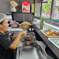 หมูหม้อเทพ ศาลาแดง ซอย 1