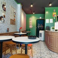 บรรยากาศ ฟ้าโรจน์ ก๋วยเตี๋ยวเนื้อ สเต็ก พุทธมณฑลสาย 2