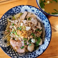 ก๋วยเตี๋ยวหมูต้มยำโบราณแซ่บซี๊ด - อาหารจานเดียว)