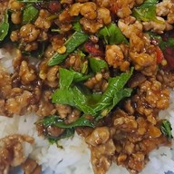 ครัวคุณต้อยกระเพรา🌶️พริกแห้งโบราน🍲🍱🥘 บ้านเอื้อสะพานขาวตึก 63 ห้อง 09เฟสเก่านะคะ