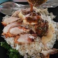 ข้าวมันไก่ตุ้มทอง