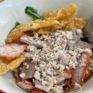 ก๋วยเตี๋ยวหมูนายตึ๋งเจ้าเก่า -