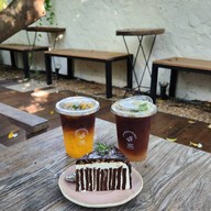 เมนูของร้าน Charlotte Hut Coffee & Tea Bar แพร่