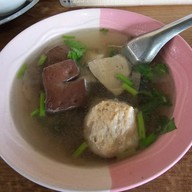 เมนูของร้าน ต้มเลือดหมูวัดวงษ์ฆ้อง