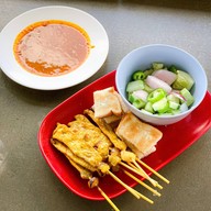 เมนูของร้าน ก๋วยเตี๋ยวเรือณารา&ขนมจีน ข้าวซอย