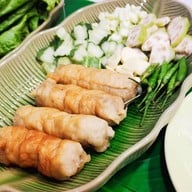 ซินจ่าว ครัวเวียดนาม ในปั๊มน้ำมันคาลเท็กซ์ ต.คลองสาม