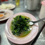 ร้านอาหารโกปุ้ย