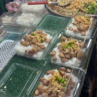 หมูทอดกระเทียม