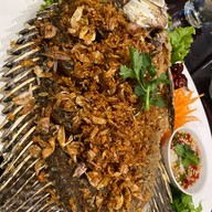 ร้านแห้วหัวปลาหม้อไฟ แก่งกระจาน