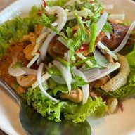 บ้านร่มไม้ สายน้ำ