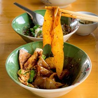 เมนูของร้าน ก๋วยเตี๋ยวเรือณารา&ขนมจีน ข้าวซอย