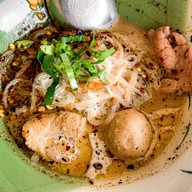 ก๋วยเตี๋ยวเรือณารา&ขนมจีน ข้าวซอย