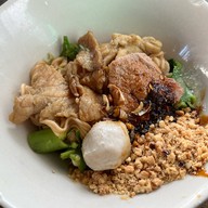 เมนูของร้าน ก๋วยเตี๋ยวเรือเขาพระวิหารสาย1 เพชรเกษม
