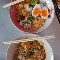 เมนูของร้าน เฮียจู๋ ก๋วยเตี๋ยวต้มยำหมูบะช่อ (ลาดพร้าว71) ลาดพร้าว