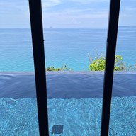 โรงแรมศรีพันวา