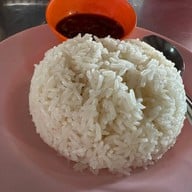 ข้าวมันไก่หลังศาล