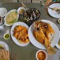 เรืองฤทธิ์ ซีฟู้ด ถนนบางขุนเทียน-ชายทะเล