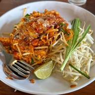 ก๋วยเตี๋ยวกั้งบ้านเพ - ระยอง บ้านเพ