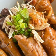 เตี๋ยวไก่ไฟแดง - แยกประดิพัทธิ์ สี่แยกไฟแดงประดิพัทธิ์