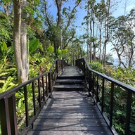 โรงแรมศรีพันวา