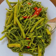 ร้านเจ้พร
