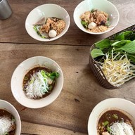 ก๋วยเตี๋ยวเรือเขาพระวิหารสาย1 เพชรเกษม