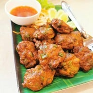 แม่เอียดปลาส้มแปดริ้ว