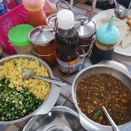 เมนูของร้าน สายไหม ข้าวมันไก่ตอน ลาดปลาเค้า ซ.3