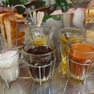 มิตรทาวน์ -