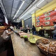 ขนมจีนป้าพินธุ์ สันติธรรม