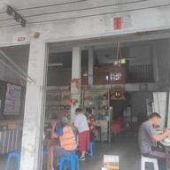 บรรยากาศ "ฉั่ว" ก๋วยเตี๋ยวเนื้อ-หมูตุ๋น (ราชวัตร)