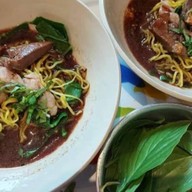 ก๋วยเตี๋ยวเรือเอียงชาม ซ.ปากกร็ดติวานนท์ 8 (ซ.จำปา)