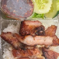 OK หมู-ไก่ อบโอ่ง หมูนุ่ม ไก่ฉ่ำ น้ำจิ้มสุดแซ่บ