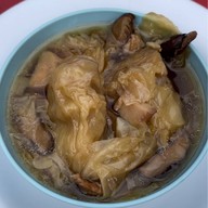 กินกัน ข้าวหมูย่าง( เส้นแซ่บ) ถนนนางลิ้นจี่